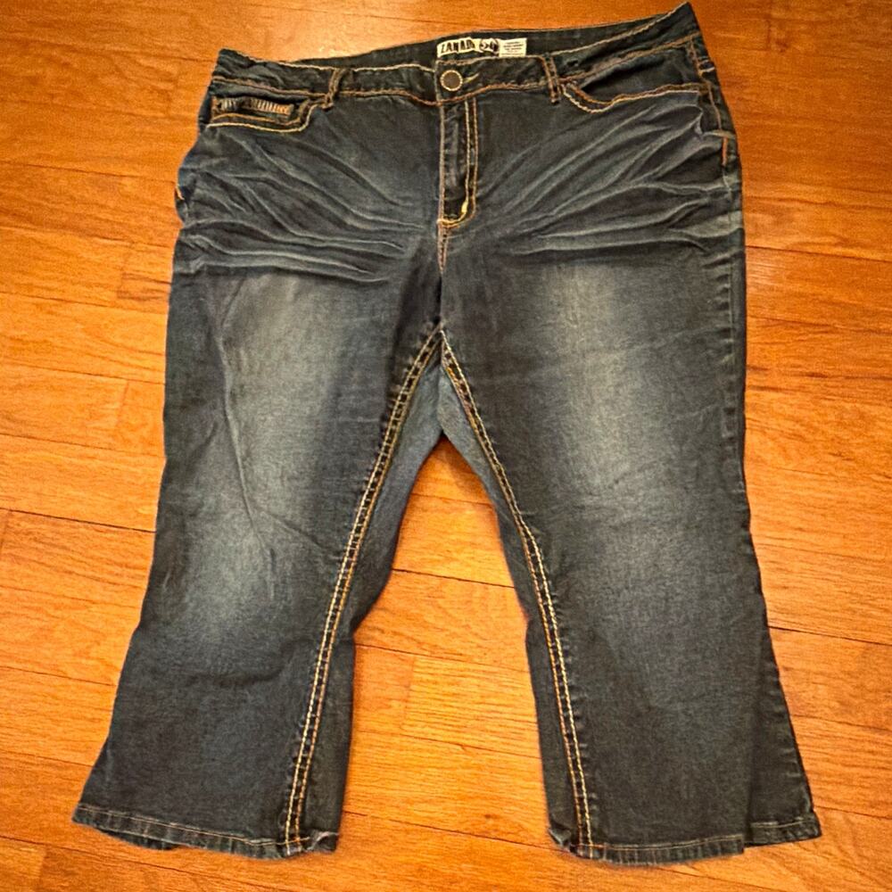 Zanadi Women's Capri Jeans Dark Wash Blue Denim Button Closure Plus 20